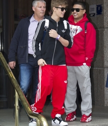 Billy's Hot Picks 728 Justin Beiber 583dbe0fdf695.jpg