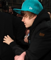 Billy's Hot Picks 728 Justin Beiber 583dbe175425f.jpg