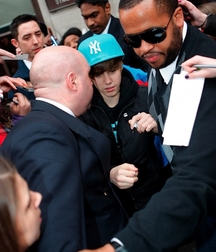 Billy's Hot Picks 728 Justin Beiber 583dbe1961a10.jpg
