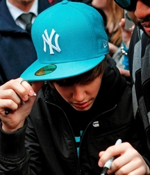 Billy's Hot Picks 728 Justin Beiber 583dbe1a60b33.jpg