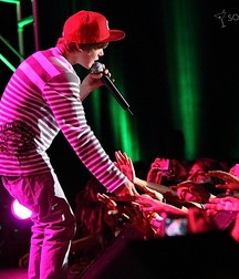 Billy's Hot Picks 728 Justin Beiber 583dbe2178a4b.jpg