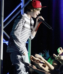 Billy's Hot Picks 728 Justin Beiber 583dbe237645d.jpg