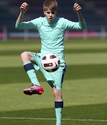 Billy's Hot Picks 727 Justin Beiber 583dbe6fd095c.jpg