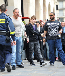 Billy's Hot Picks 727 Justin Beiber 583dbe770583f.jpg