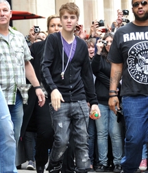 Billy's Hot Picks 727 Justin Beiber 583dbe7ca2f87.jpg