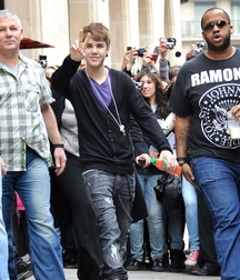 Billy's Hot Picks 727 Justin Beiber 583dbe7df0454.jpg