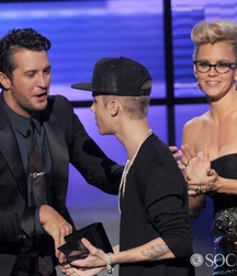 Billy's Hot Picks 727 Justin Beiber 583dbe82daa97.jpg