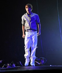 Billy's Hot Picks 726 Justin Beiber 583dbeb4aec25.jpg
