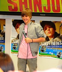 Billy's Hot Picks 726 Justin Beiber 583dbeb93723e.jpg