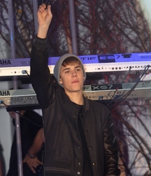 Billy's Hot Picks 726 Justin Beiber 583dbed54bd1e.jpg