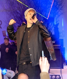 Billy's Hot Picks 726 Justin Beiber 583dbed64c881.jpg
