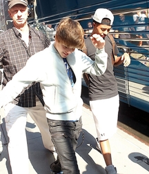 Billy's Hot Picks 733 Justin Beiber 583ddaba6320e.jpg