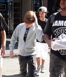 Billy's Hot Picks 733 Justin Beiber 583ddabb6f8bf.jpg
