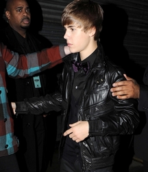 Billy's Hot Picks 733 Justin Beiber 583ddabea6368.jpg