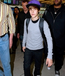 Billy's Hot Picks 733 Justin Beiber 583ddaca43282.jpg
