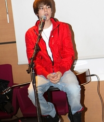 Billy's Hot Picks 733 Justin Beiber 583ddadecd299.jpg