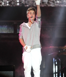 Billy's Hot Picks 731 Justin Beiber 583ddb09b0b1e.jpg