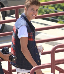 Billy's Hot Picks 731 Justin Beiber 583ddb1b288ff.jpg