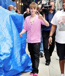 Billy's Hot Picks 732 Justin Beiber 583ddb5433941.jpg