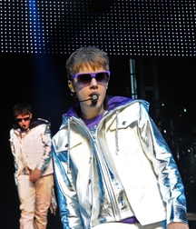 Billy's Hot Picks 732 Justin Beiber 583ddb6ba6625.jpg