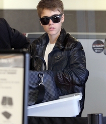 Billy's Hot Picks 734 Justin Beiber 583ddbb300b12.jpg