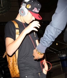 Billy's Hot Picks 734 Justin Beiber 583ddbbbb1a66.jpg