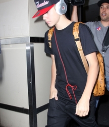 Billy's Hot Picks 734 Justin Beiber 583ddbbde7186.jpg