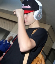 Billy's Hot Picks 734 Justin Beiber 583ddbbed6b7c.jpg