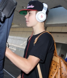 Billy's Hot Picks 734 Justin Beiber 583ddbc195112.jpg