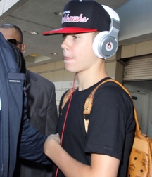 Billy's Hot Picks 734 Justin Beiber 583ddbc28beb2.jpg