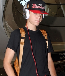 Billy's Hot Picks 734 Justin Beiber 583ddbc5be0ec.jpg