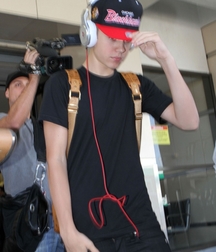 Billy's Hot Picks 734 Justin Beiber 583ddbc7ce179.jpg