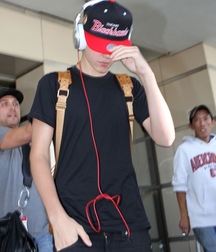 Billy's Hot Picks 734 Justin Beiber 583ddbca070d3.jpg
