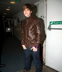 Billy's Hot Picks 734 Justin Beiber 583ddbcd861ac.jpg