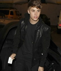 Billy's Hot Picks 734 Justin Beiber 583ddbce68446.jpg