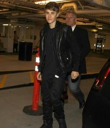 Billy's Hot Picks 734 Justin Beiber 583ddbcf58f24.jpg