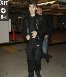 Billy's Hot Picks 734 Justin Beiber 583ddbd0422ab.jpg