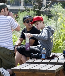 Billy's Hot Picks 735 Justin Beiber 583ddc01639ef.jpg