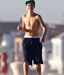 Billy's Hot Picks 735 Justin Beiber 583ddc0a76580.jpg