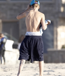 Billy's Hot Picks 735 Justin Beiber 583ddc0b6df11.jpg