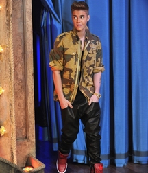 Billy's Hot Picks 735 Justin Beiber 583ddc1b04686.jpg