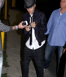 Billy's Hot Picks 735 Justin Beiber 583ddc21ee7bf.jpg