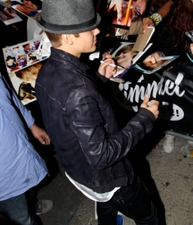 Billy's Hot Picks 735 Justin Beiber 583ddc23dc13a.jpg