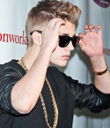 Billy's Hot Picks 735 Justin Beiber 583ddc26c92d8.jpg
