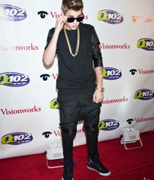 Billy's Hot Picks 735 Justin Beiber 583ddc2eb67a0.jpg