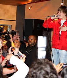 Billy's Hot Picks 736 Justin Beiber 583deaf25c8c5.jpg