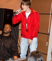 Billy's Hot Picks 736 Justin Beiber 583deaf40a2f0.jpg