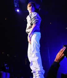 Billy's Hot Picks 736 Justin Beiber 583deaf4b5fdc.jpg