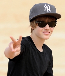Billy's Hot Picks 736 Justin Beiber 583deafb8ab65.jpg