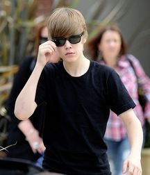 Billy's Hot Picks 736 Justin Beiber 583deaffdd240.jpg